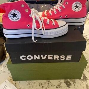 NWT Chuck Taylor All Star Hi Lift Platform Sneaker Never